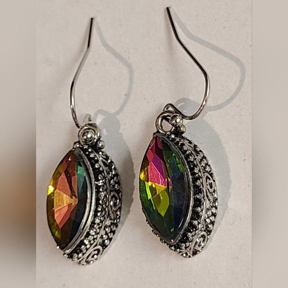 VINTAGE 3D RAINBOW IRIDESCENT TOPAZ CRYSTAL ANTIQUE SILVER DESIGN EARRINGS - Picture 11 of 17